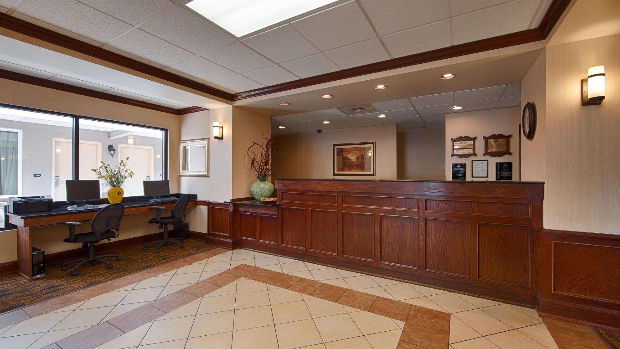 Quality Inn & Suites Williamsport Exterior photo