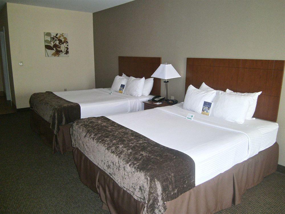 Quality Inn & Suites Williamsport Room photo